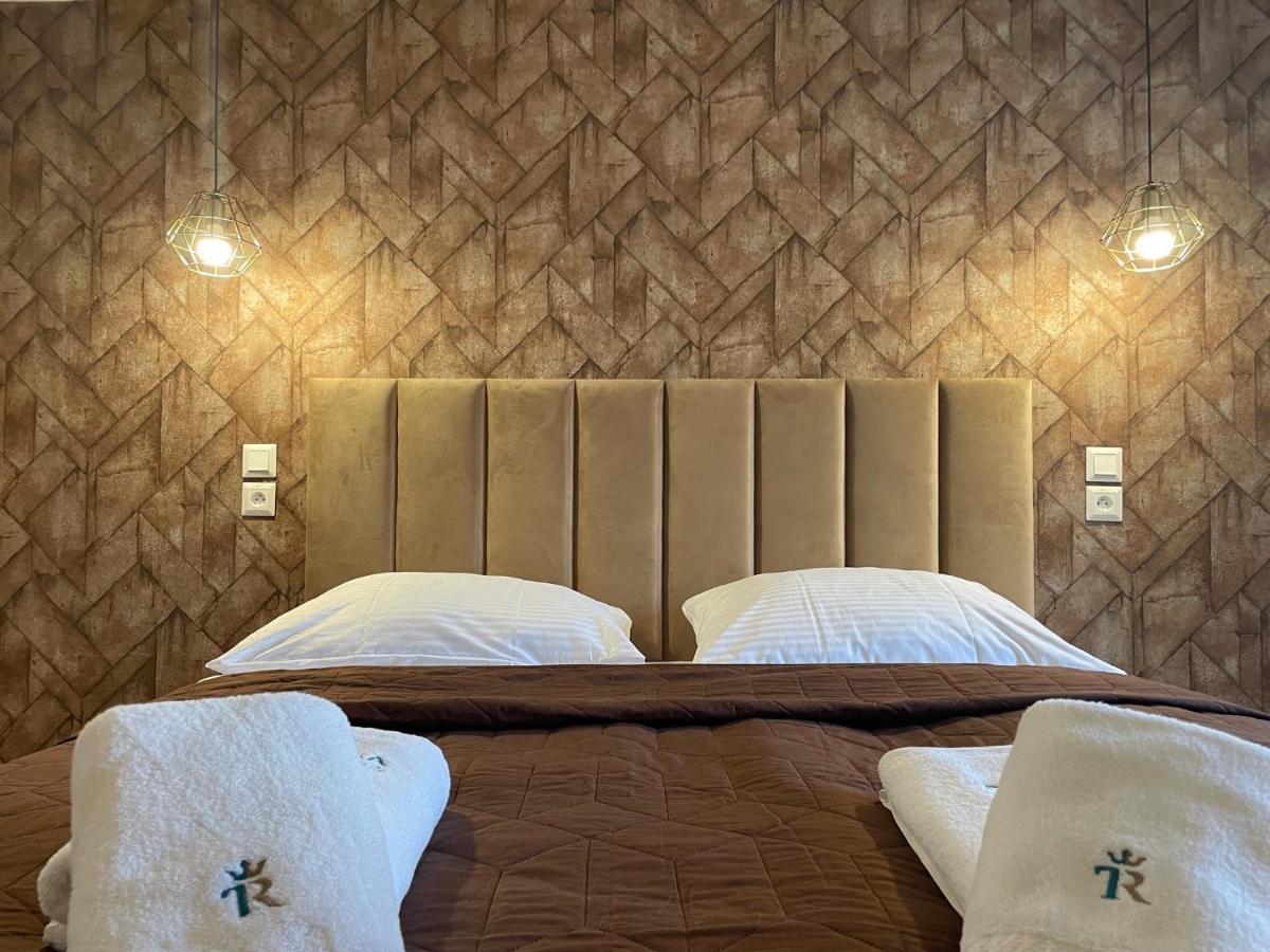 Totina Apartments Zavazna Poruba Екстер'єр фото