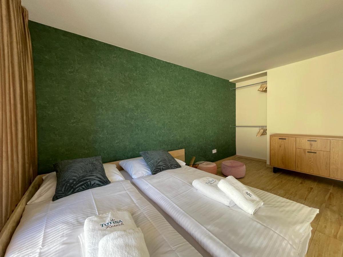 Totina Apartments Zavazna Poruba Екстер'єр фото