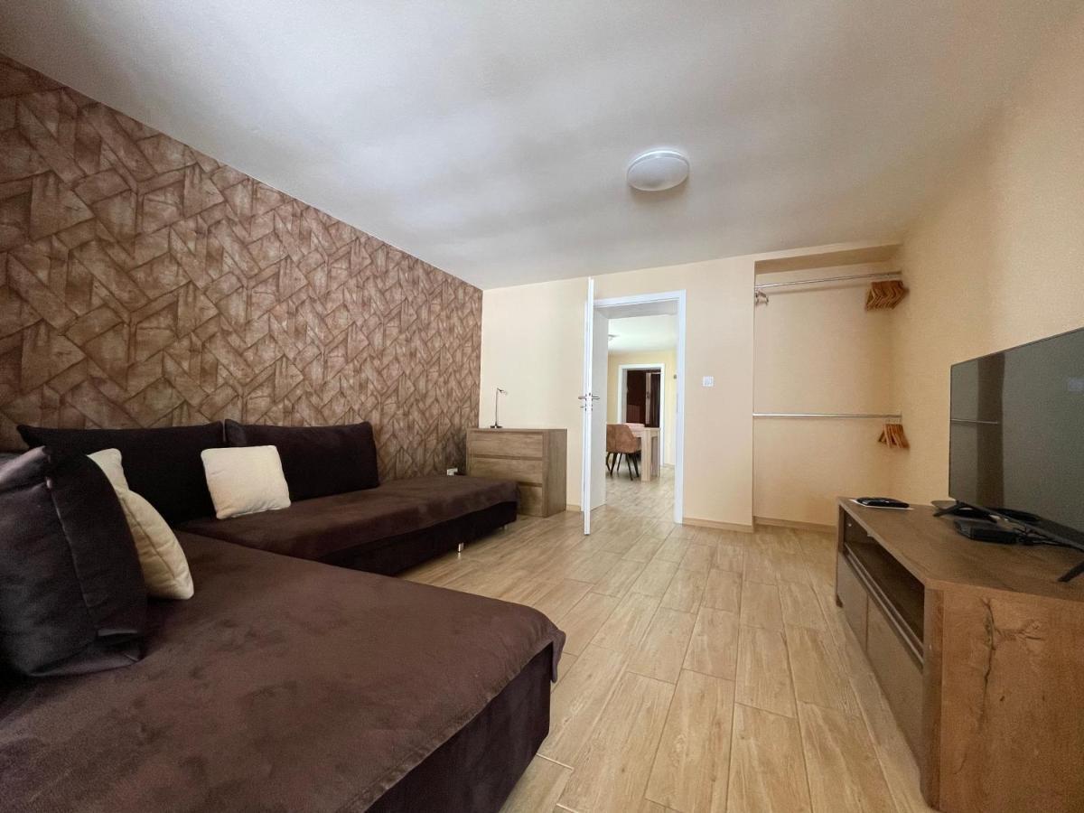 Totina Apartments Zavazna Poruba Екстер'єр фото