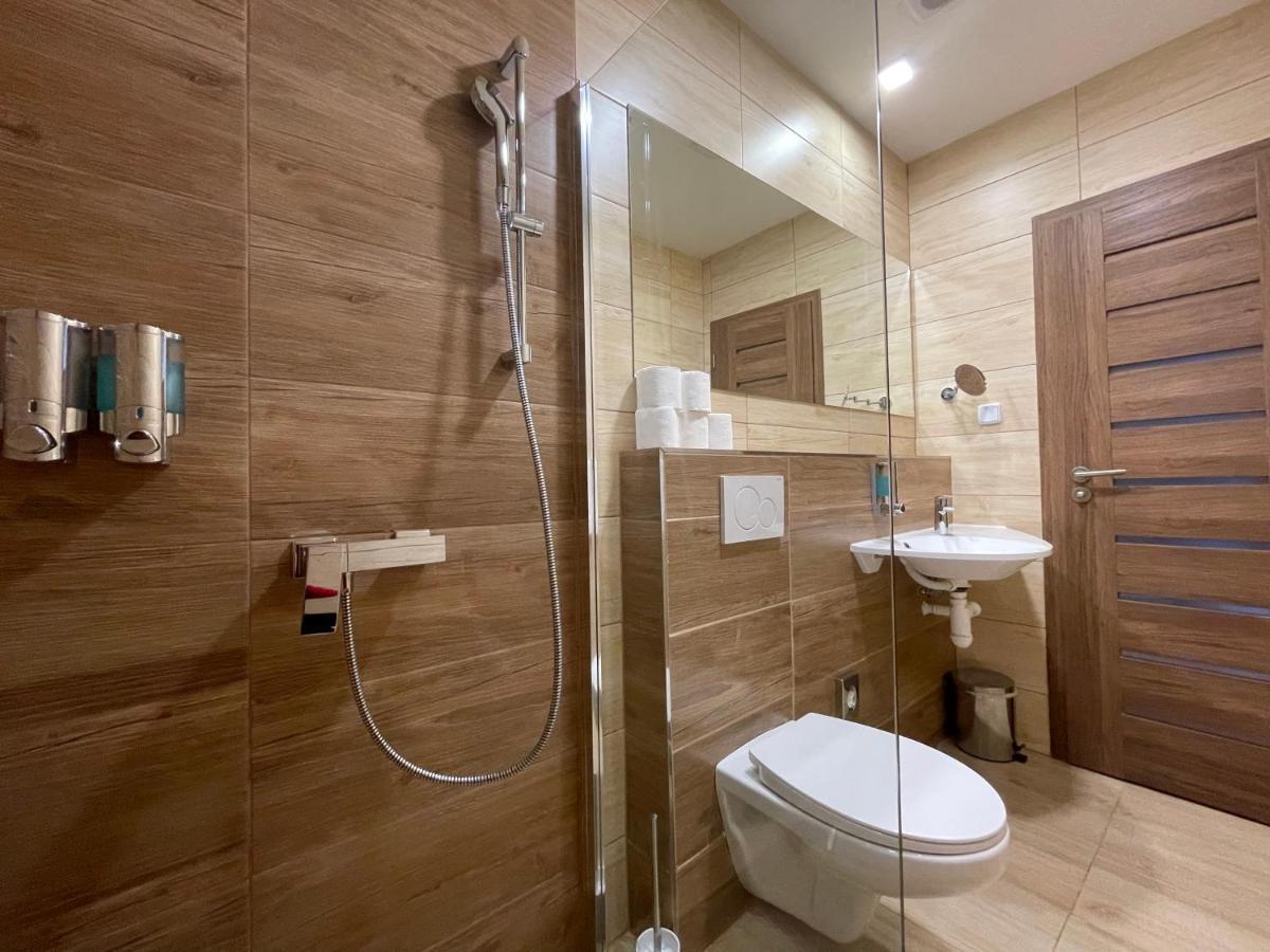 Totina Apartments Zavazna Poruba Екстер'єр фото