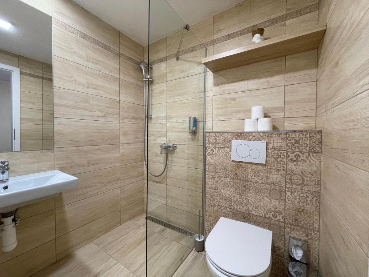 Totina Apartments Zavazna Poruba Екстер'єр фото